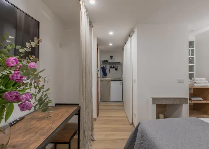 Iflat Small Studio In The Heart Of Trastevere * Rome